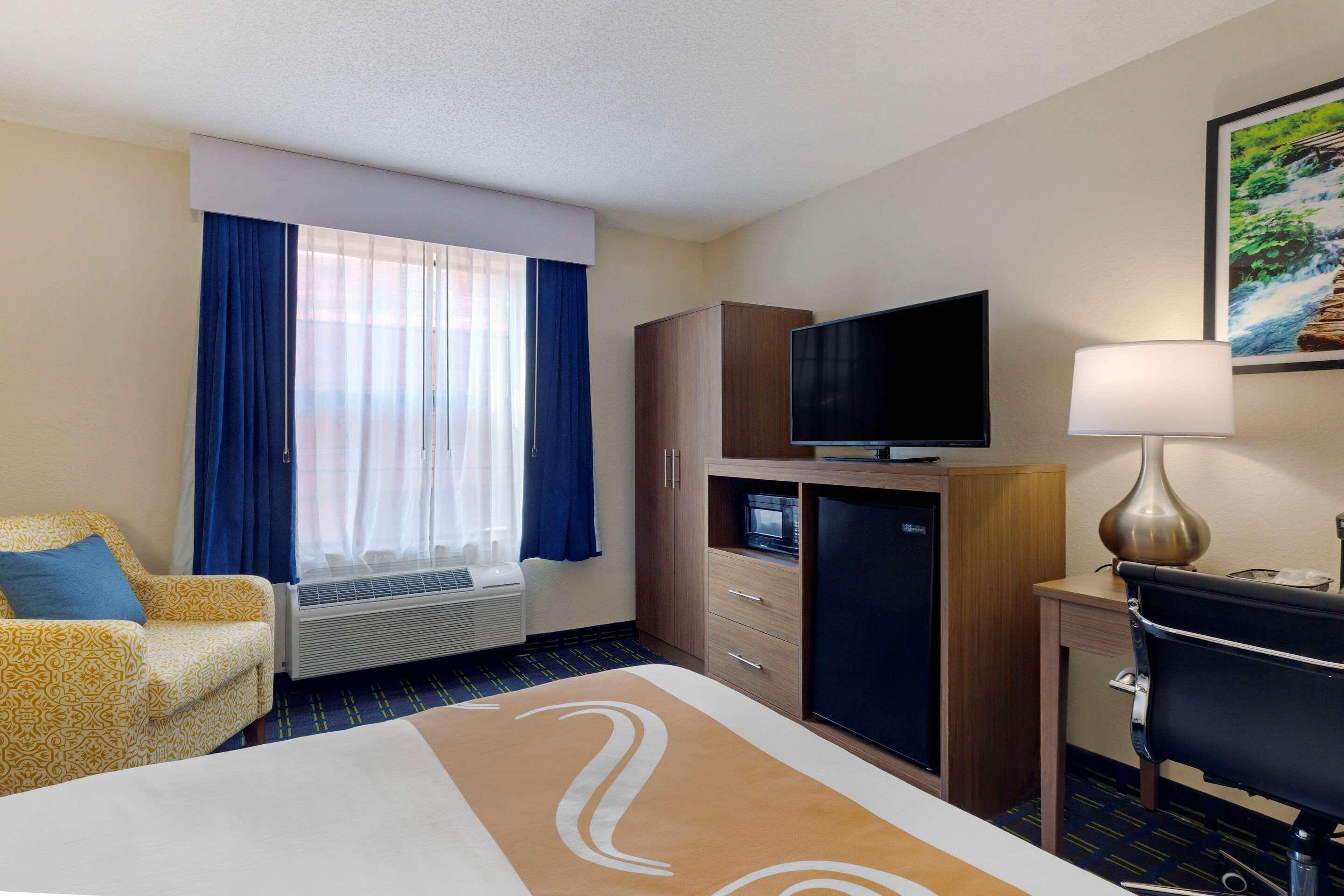 Quality Inn Ли Экстерьер фото