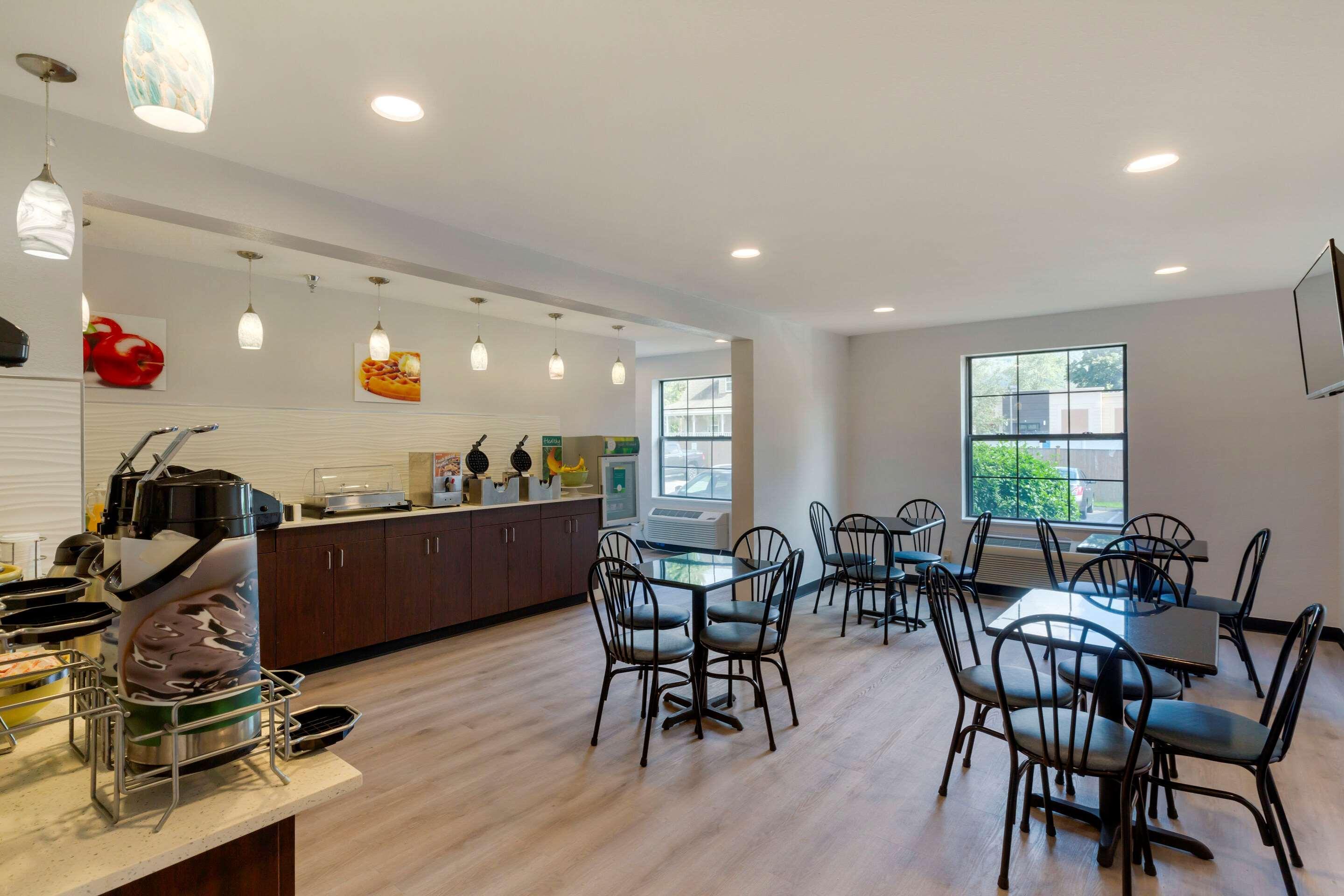 Quality Inn Ли Экстерьер фото