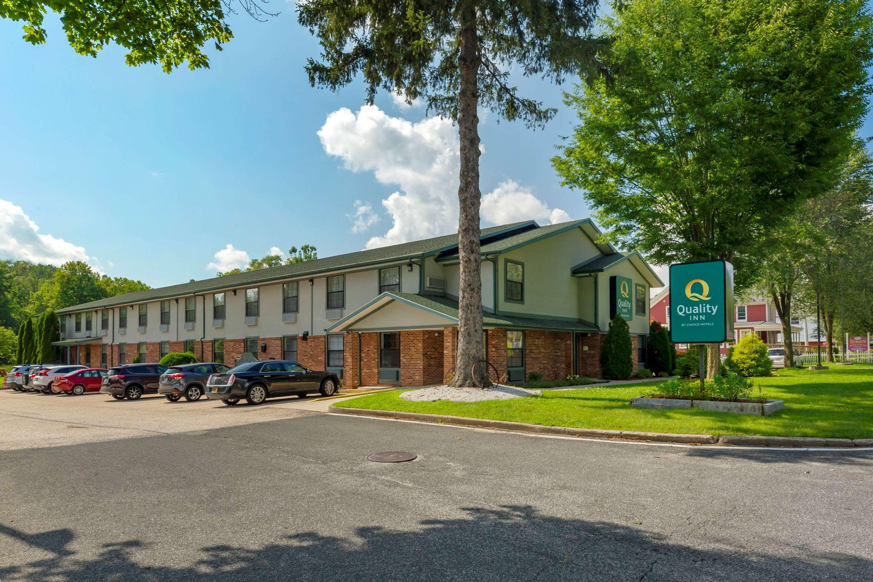 Quality Inn Ли Экстерьер фото