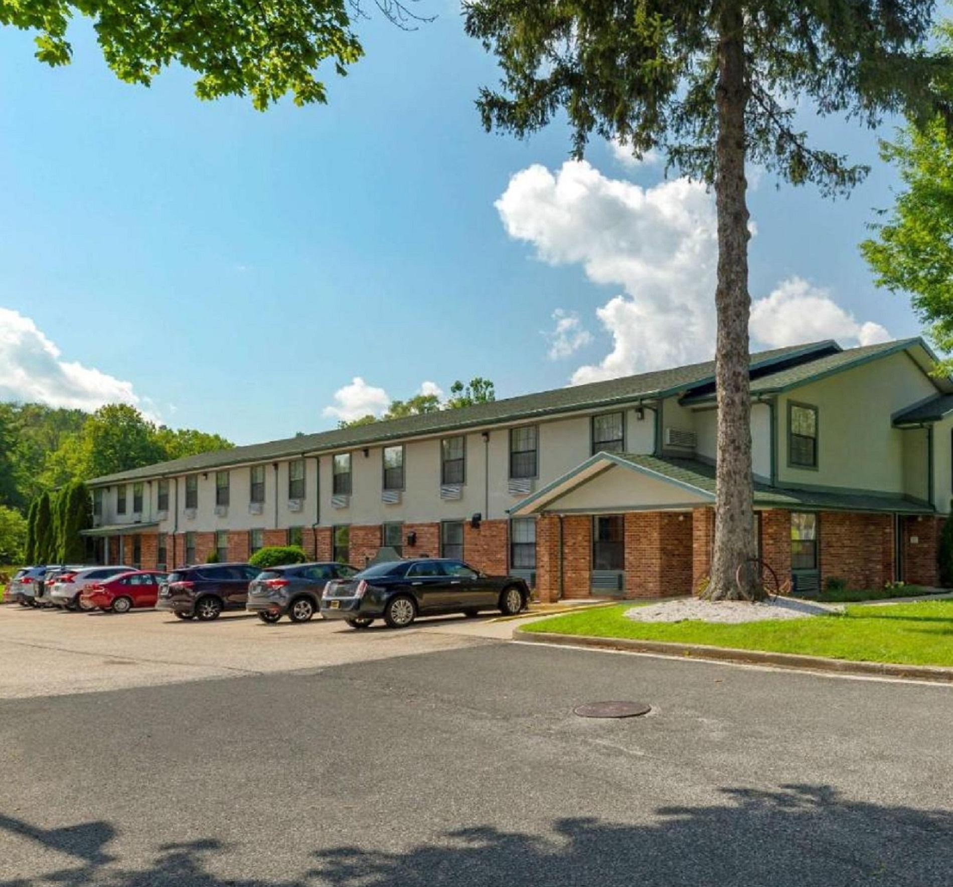 Quality Inn Ли Экстерьер фото